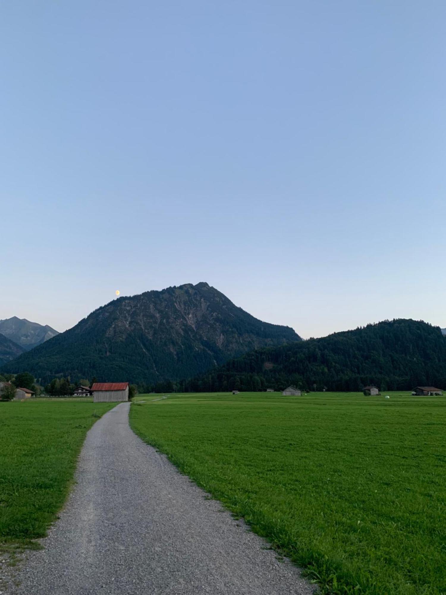 In Mit Wundervollem Bergpanorama *